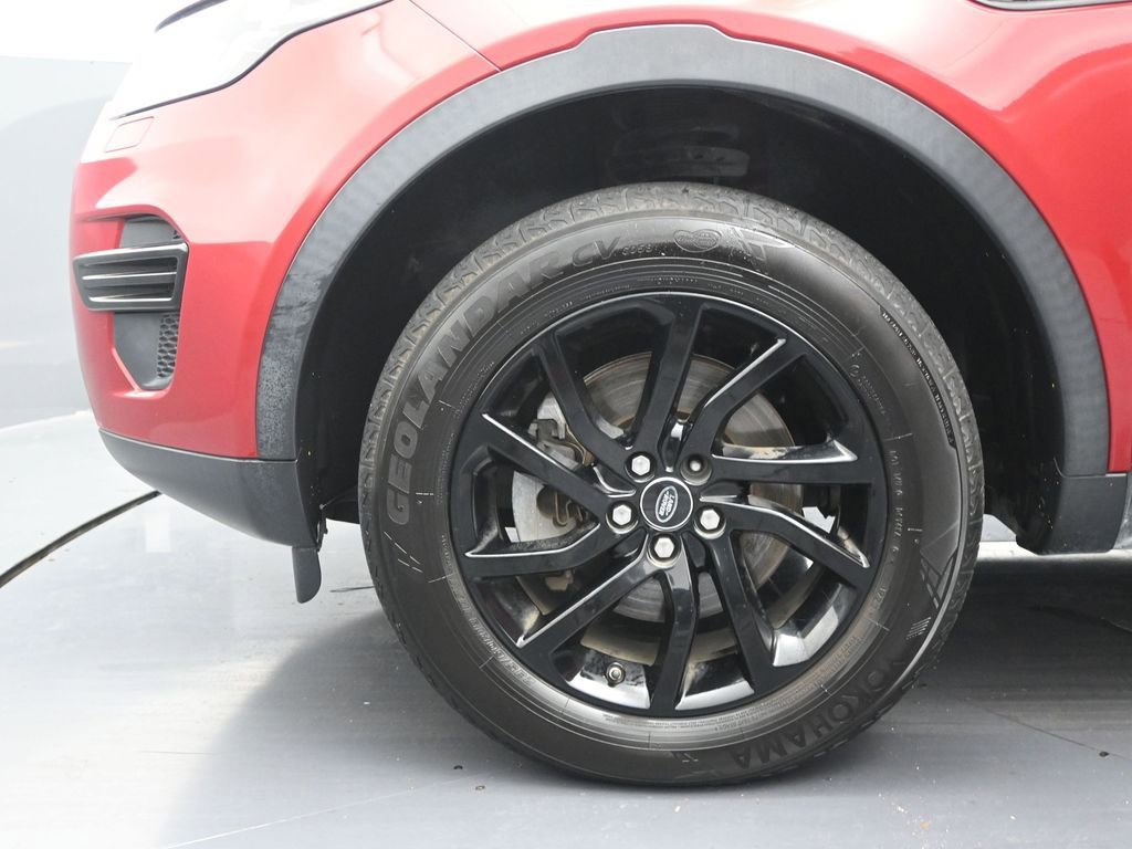 Used 2018 Land Rover Discovery Sport SE image 11