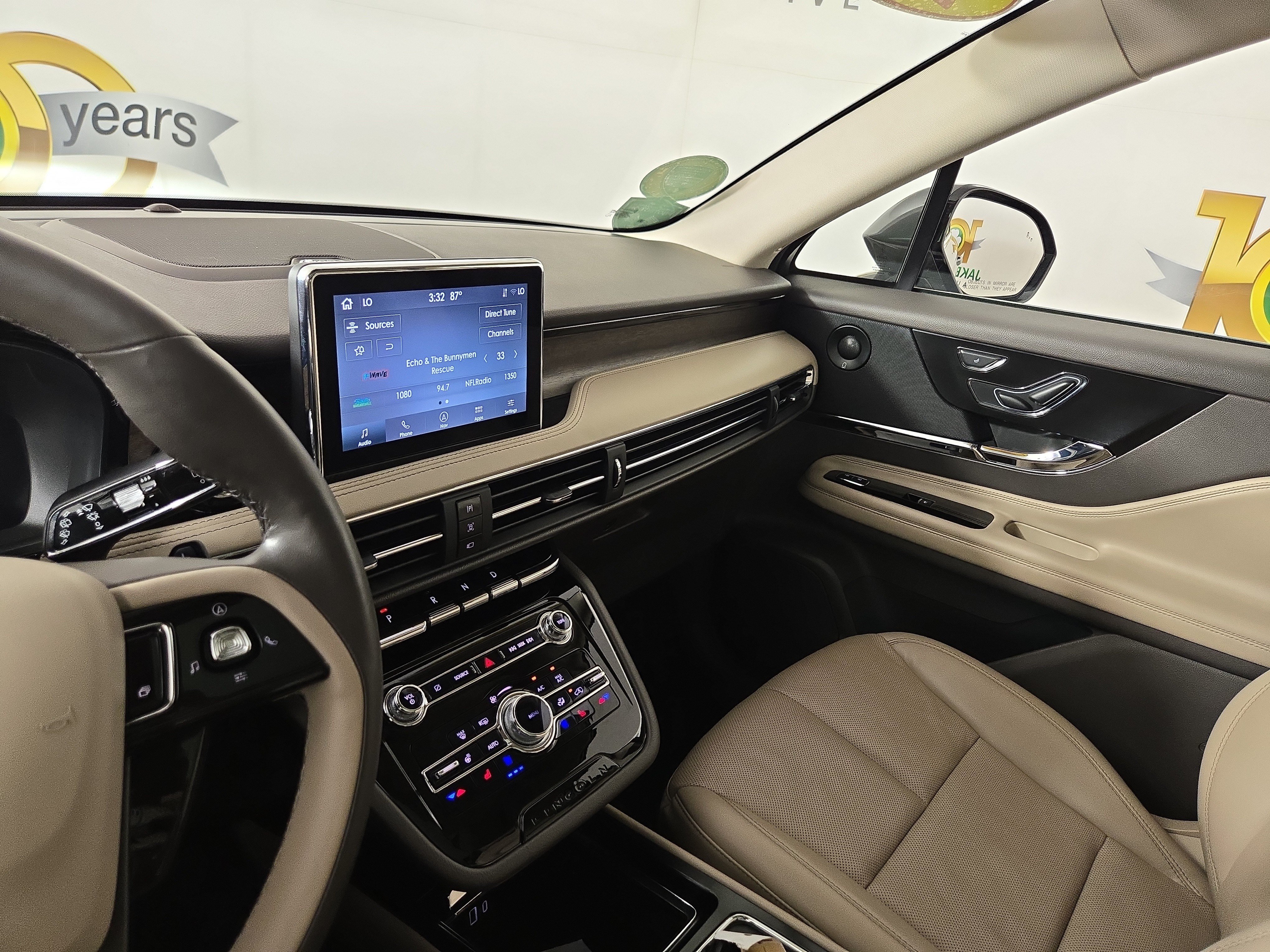 Used 2022 Lincoln Corsair Reserve w/ Luxury Package AWD/4WD image 25