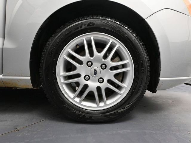 Used 2011 Ford Focus SE w/ 201A Rapid Spec Order Code FWD image 15