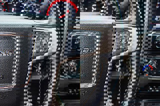 Used 2016 GMC Sierra 1500 Denali w/ Enhanced Driver Alert Package image 10