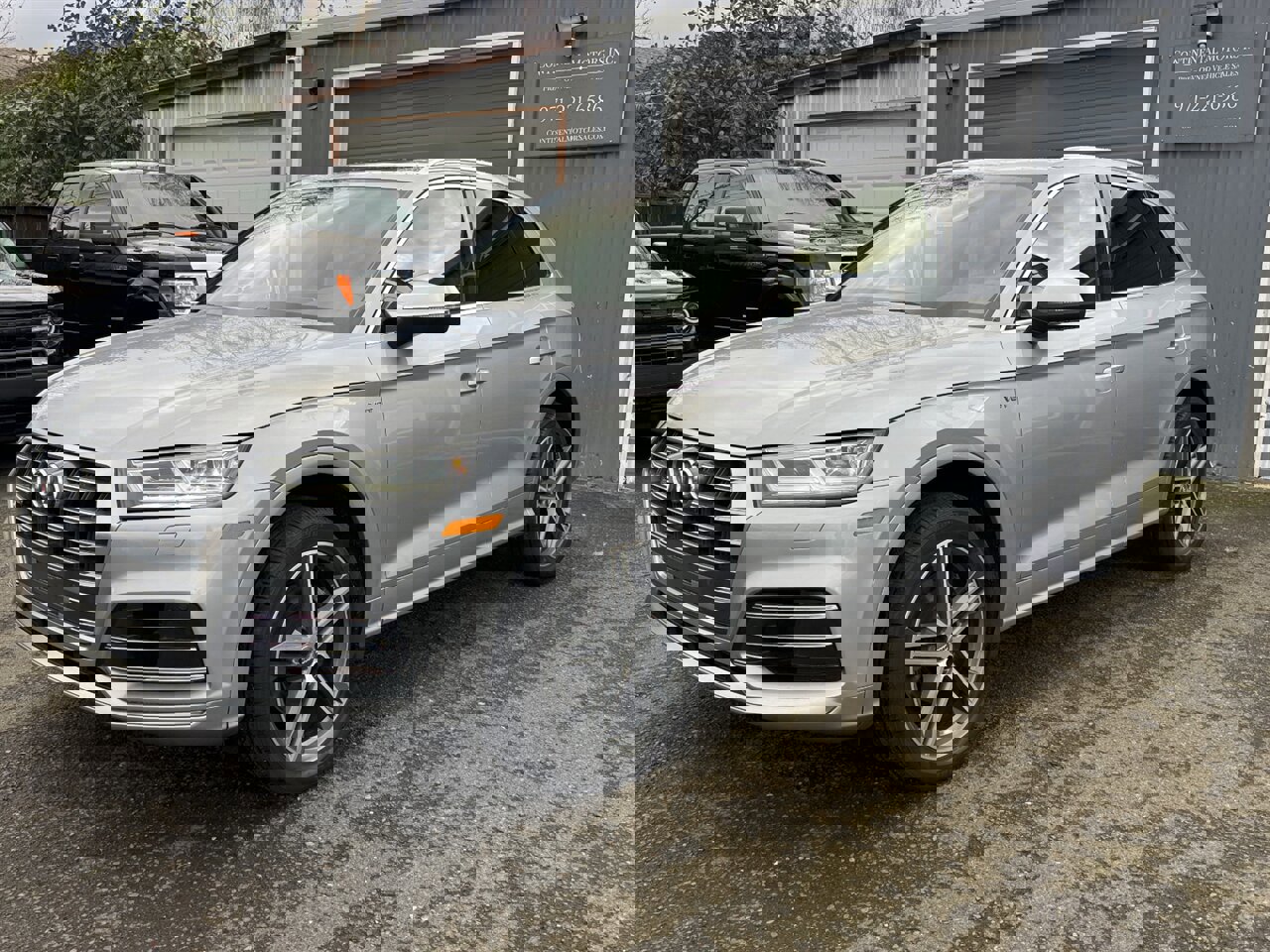 Used 2018 Audi SQ5 Premium Plus w/ Navigation Package image 3