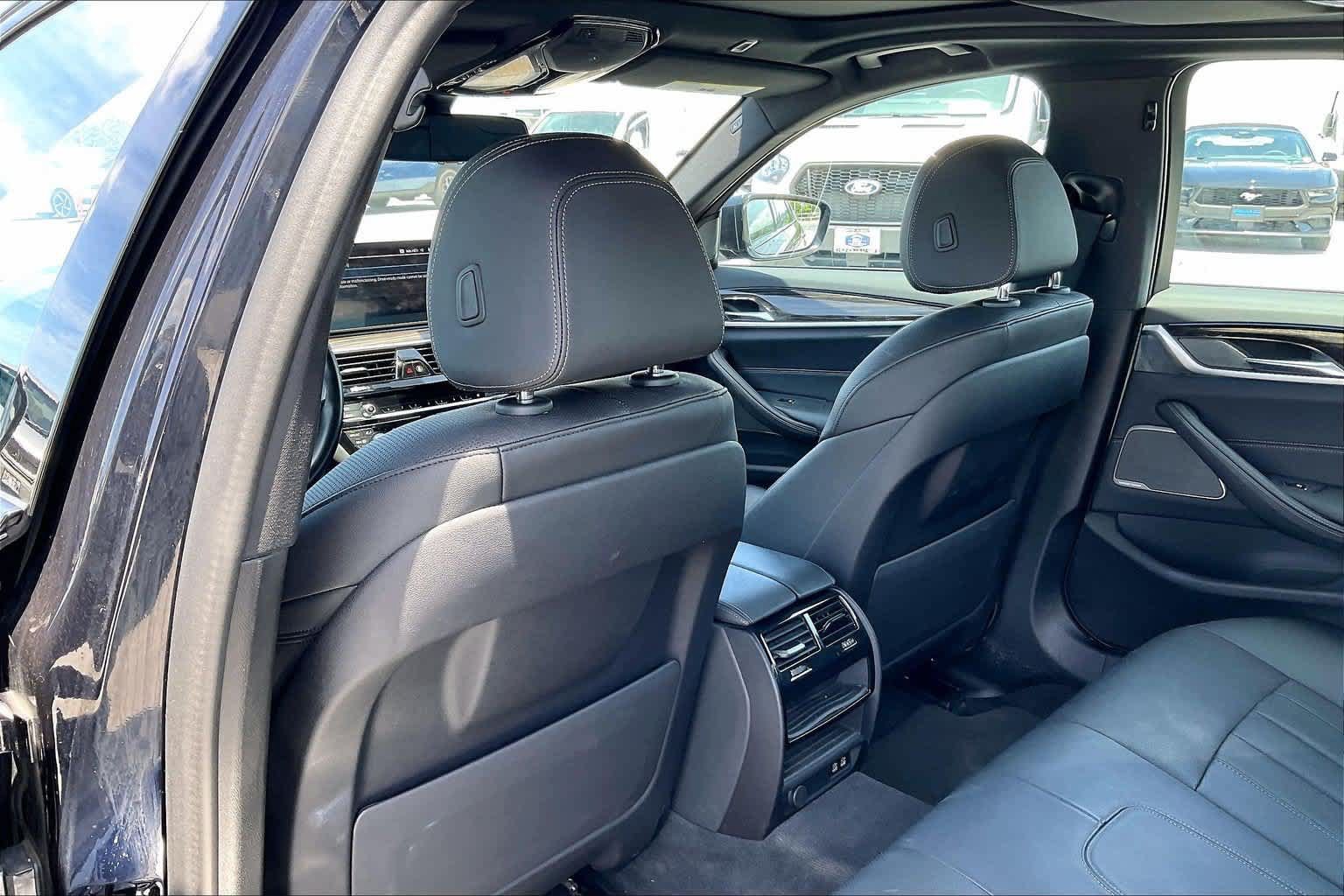 Used 2023 BMW 530e w/ M Sport Package RWD image 12