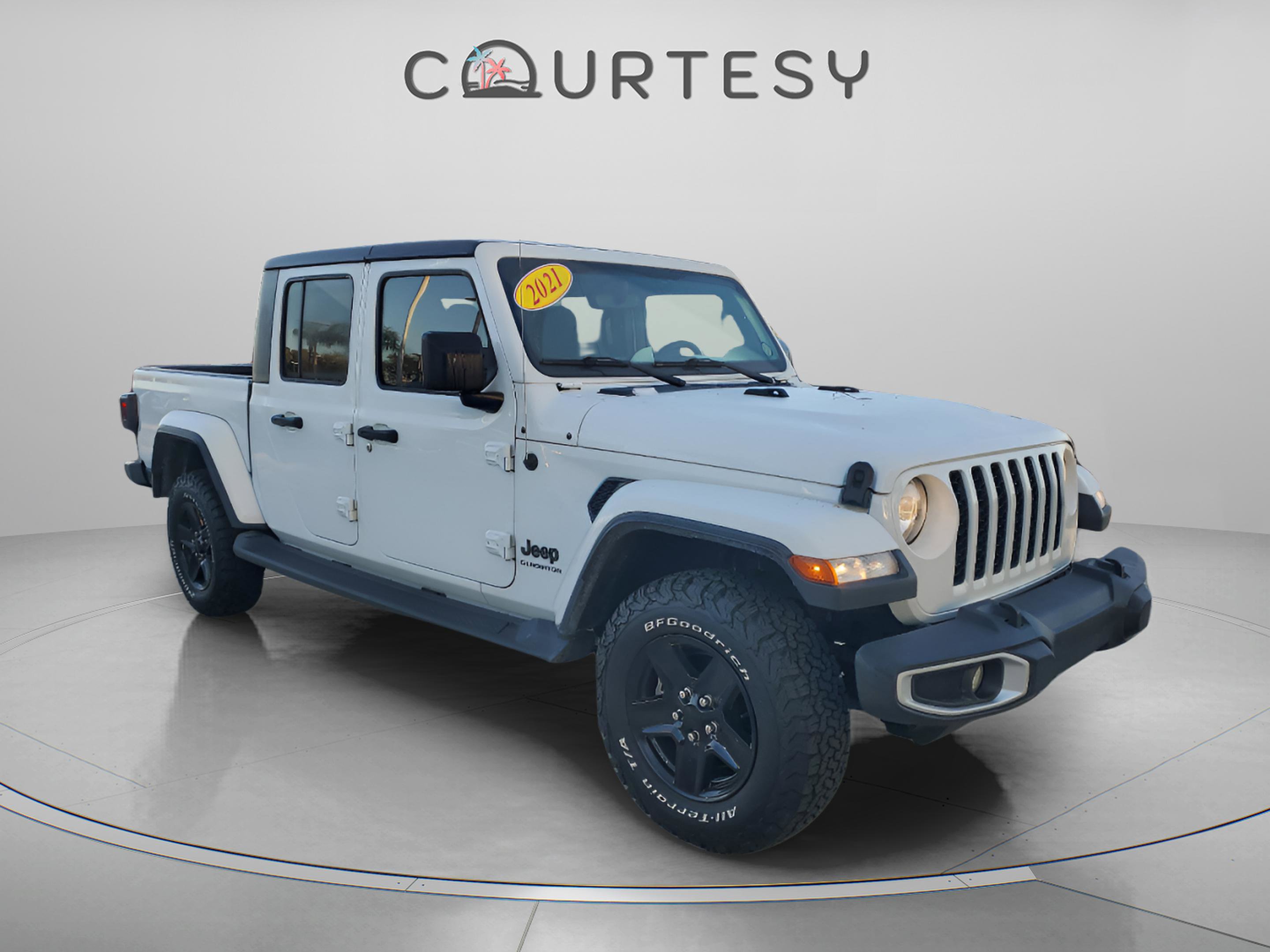 Used 2021 Jeep Gladiator Sport image 4