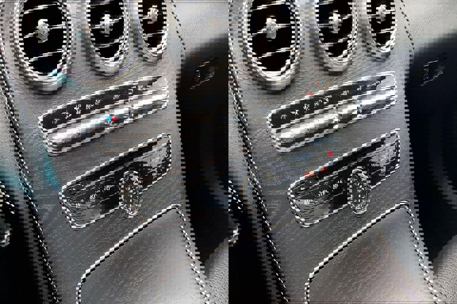 Used 2015 Mercedes-Benz C 300 Sedan image 32