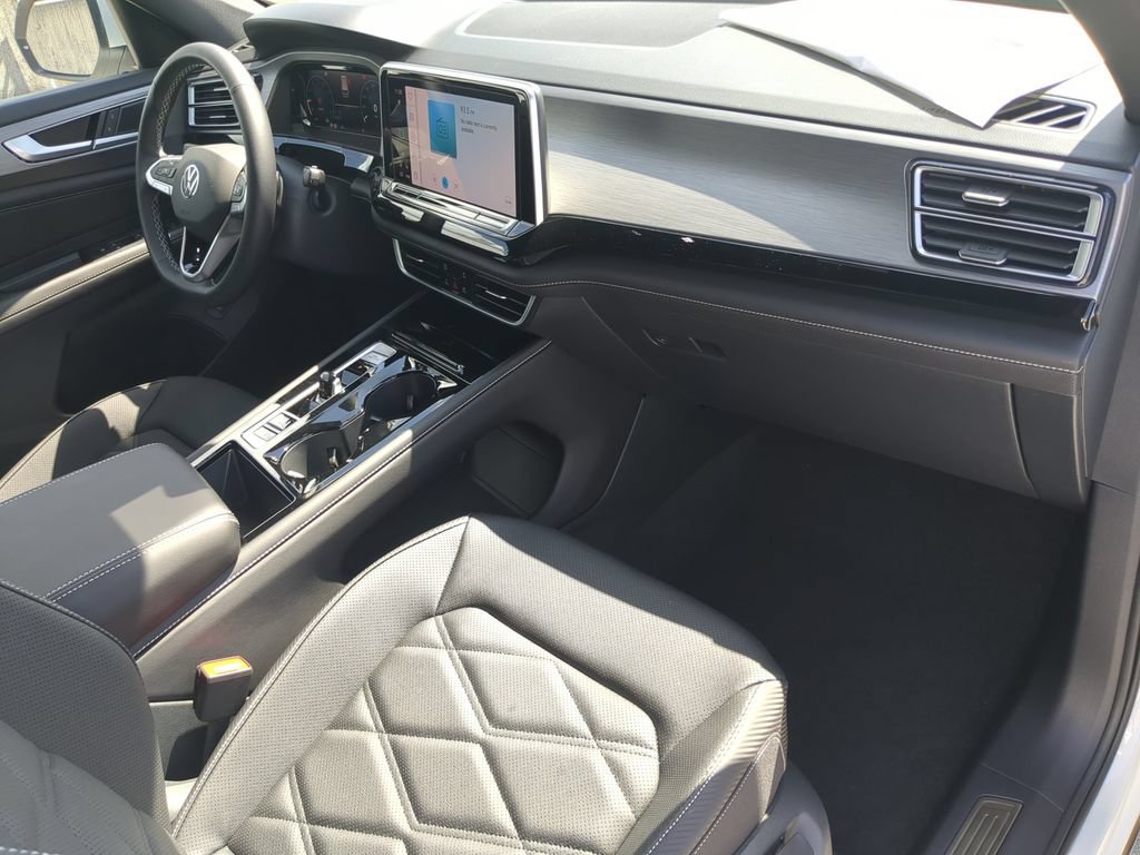 New 2026 Volkswagen Atlas Cross Sport SE FWD image 12