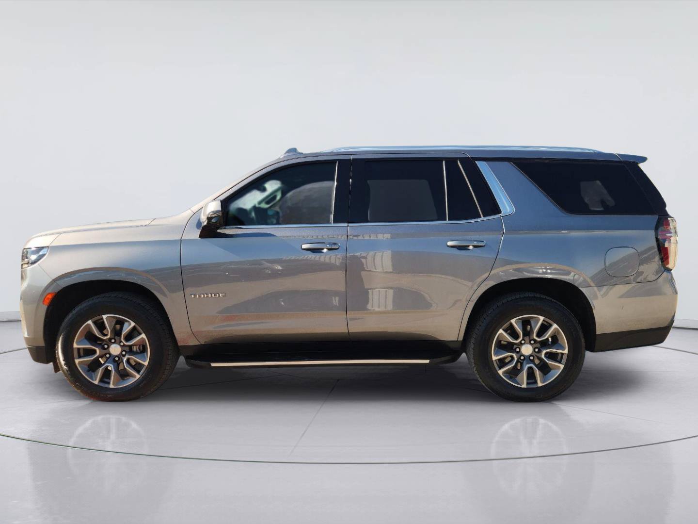 Used 2022 Chevrolet Tahoe LT w/ LT Signature Plus Package RWD image 4