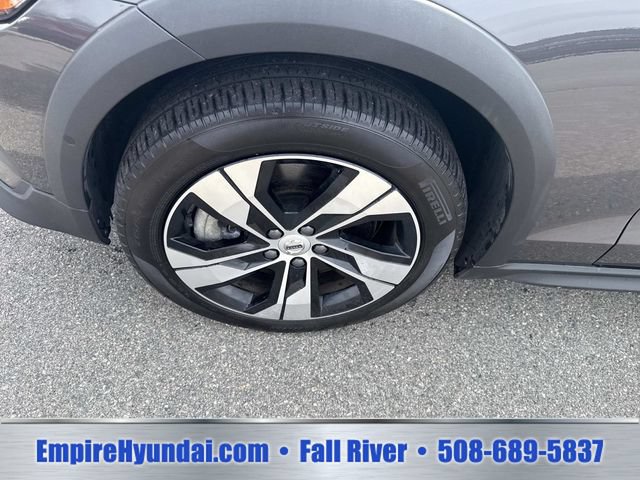 Used 2025 Volvo V60 B5 Cross Country Plus AWD/4WD image 13