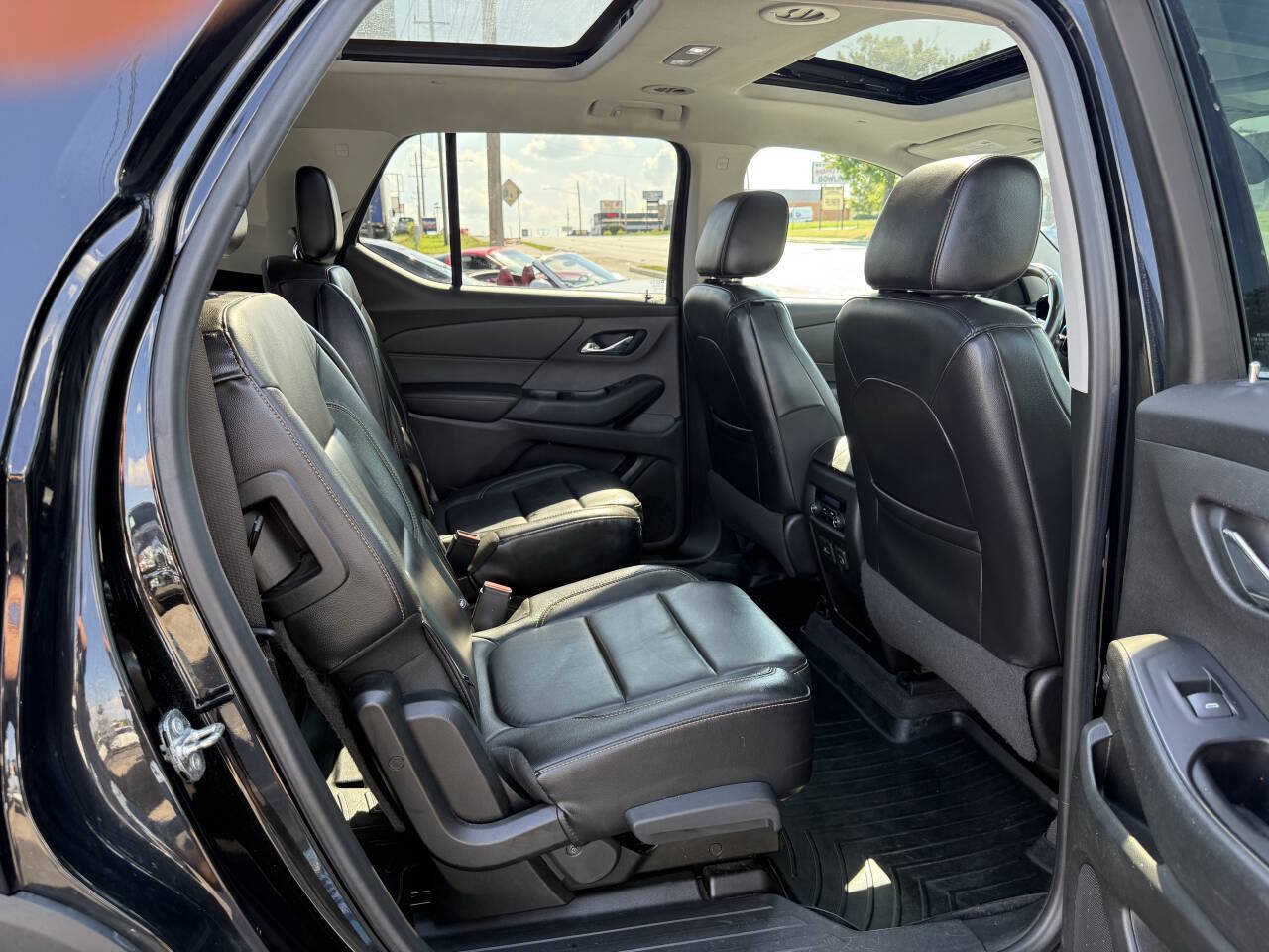 Used 2018 Chevrolet Traverse LT FWD image 10