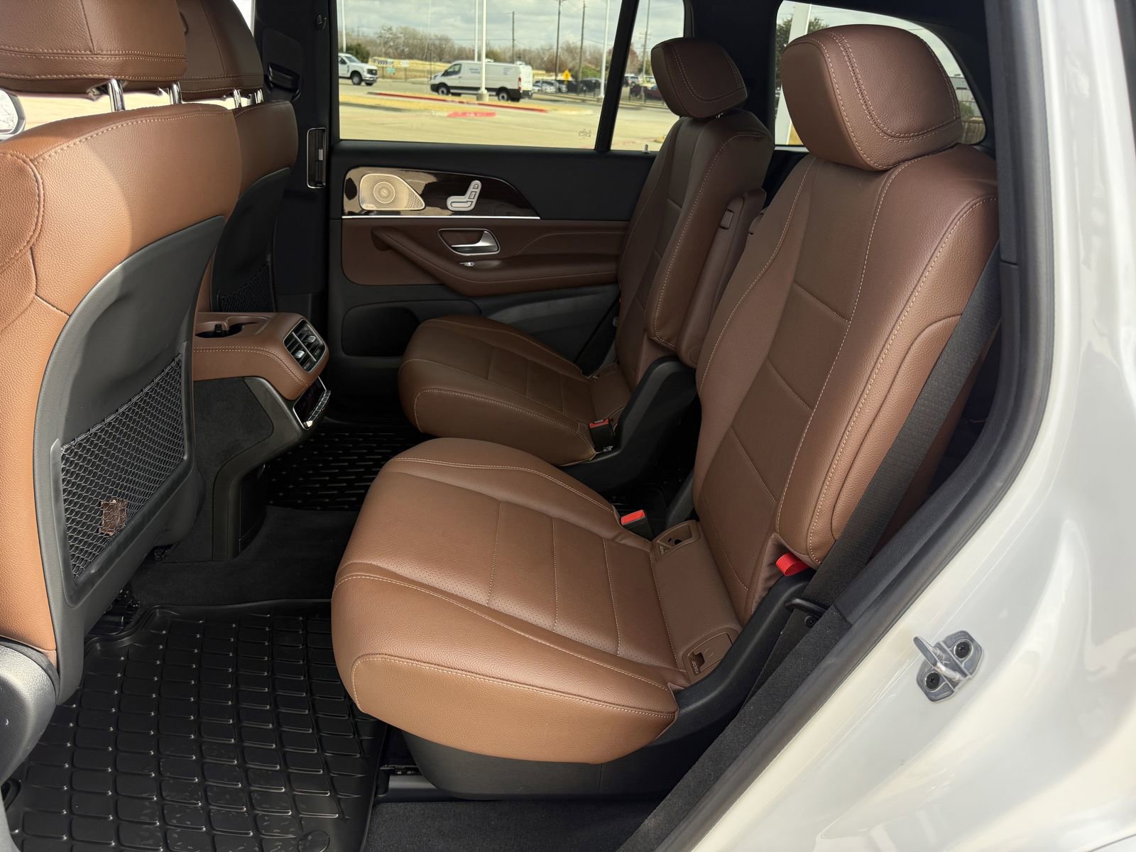 Used 2025 Mercedes-Benz GLS 450 4MATIC image 27