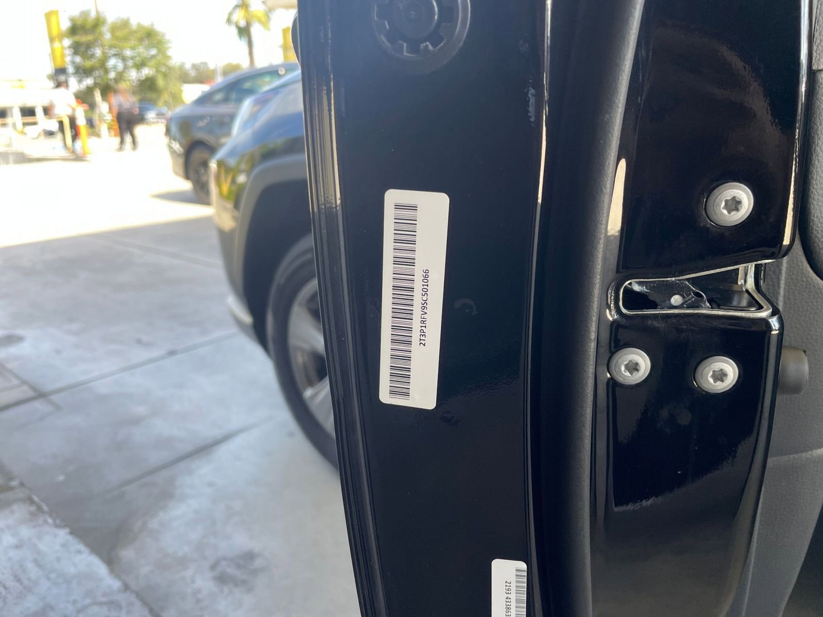 Used 2025 Toyota RAV4 XLE w/ Convenience Package image 31