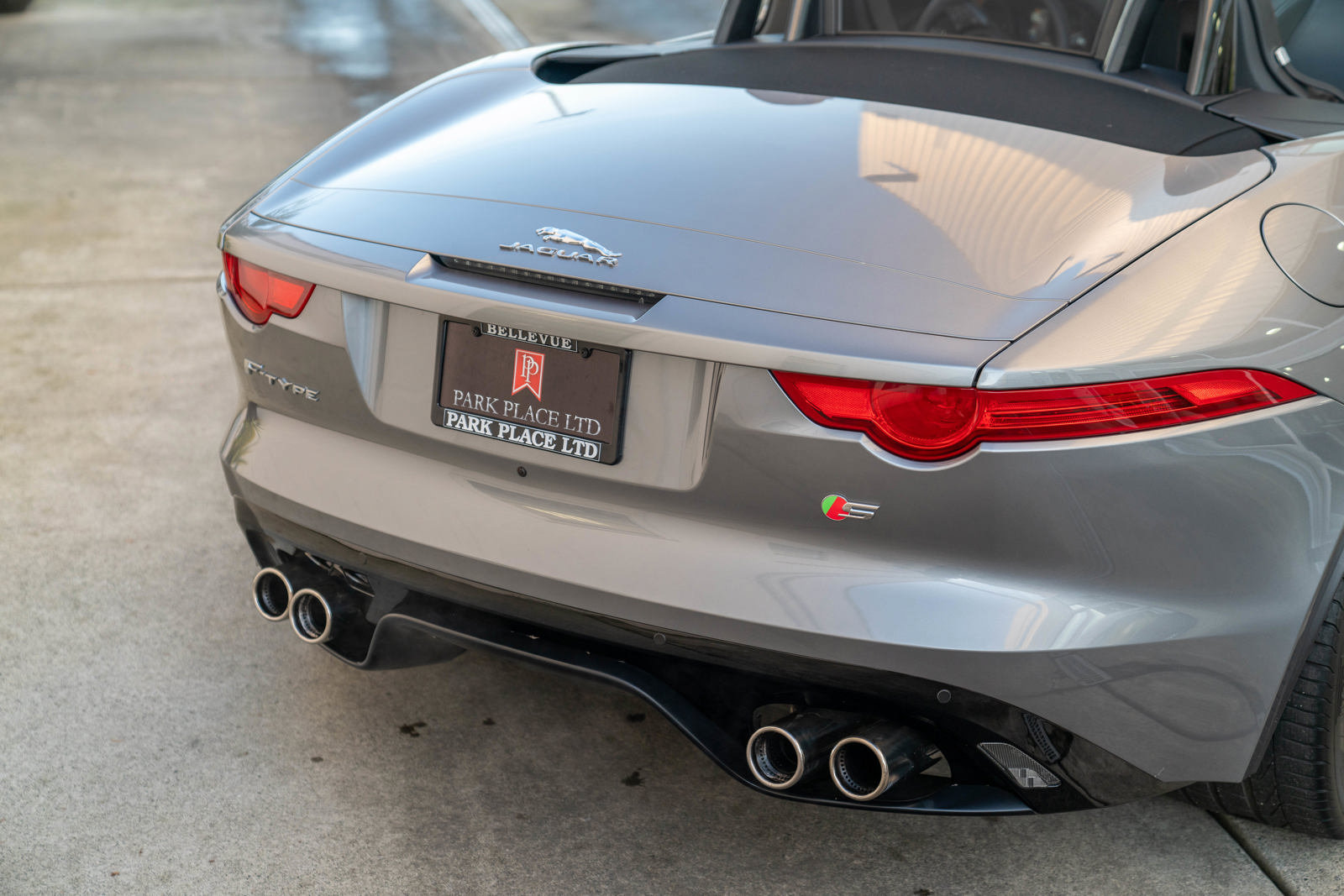 Used 2014 Jaguar F-TYPE S RWD image 7