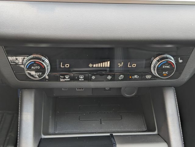 New 2025 Mitsubishi Outlander SE image 22