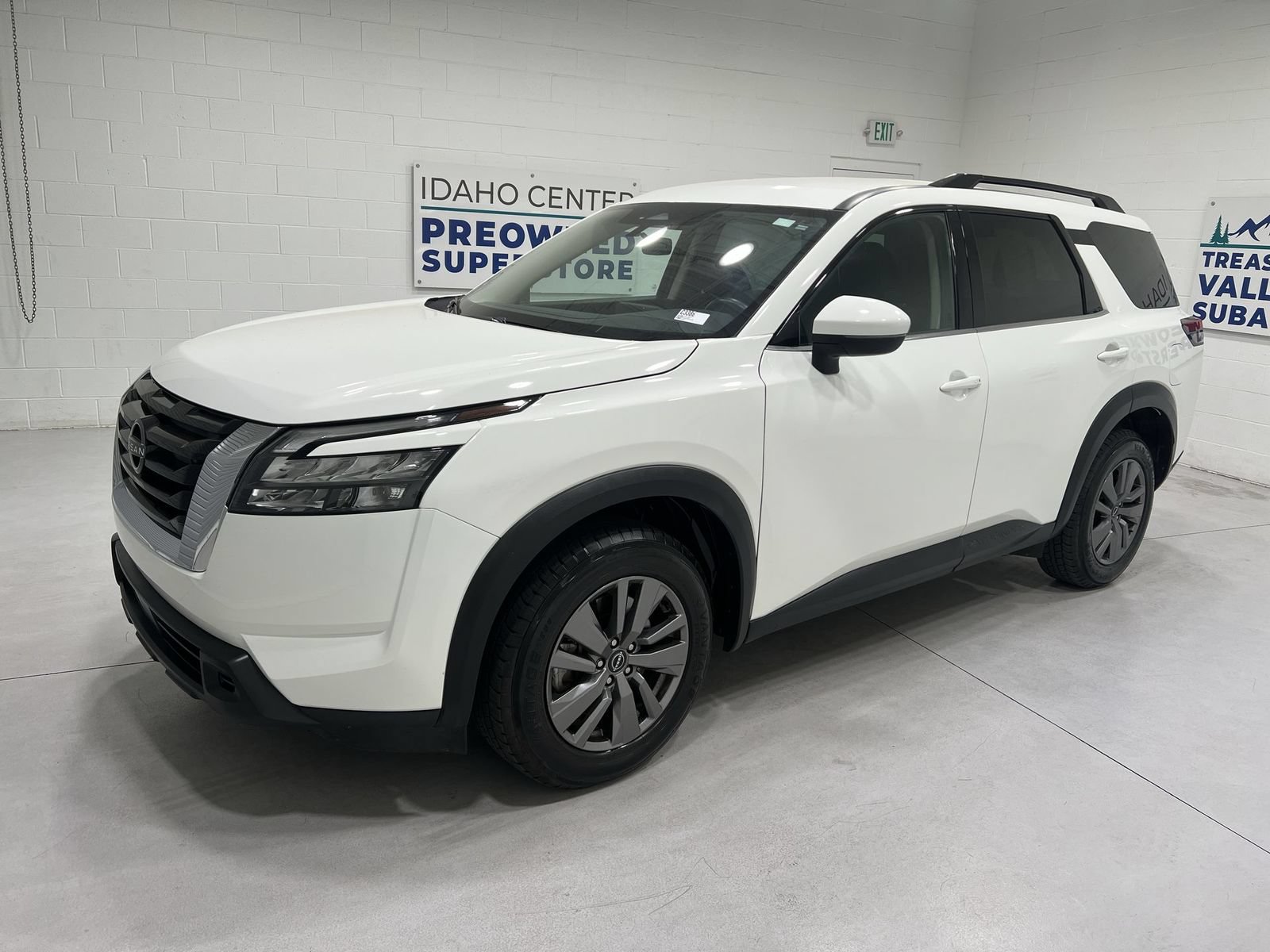 Used 2025 Nissan Pathfinder SV AWD/4WD image 4