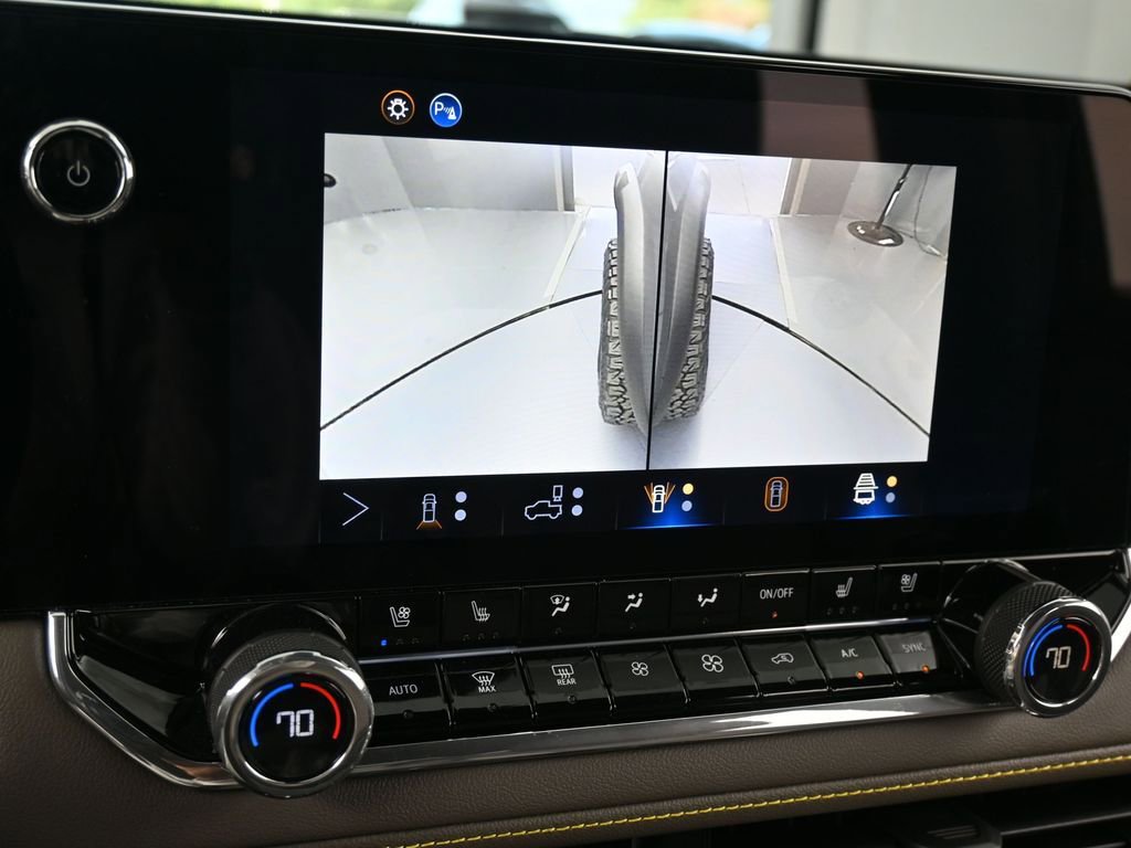 Used 2025 Chevrolet Colorado ZR2 w/ Technology Package AWD/4WD image 25