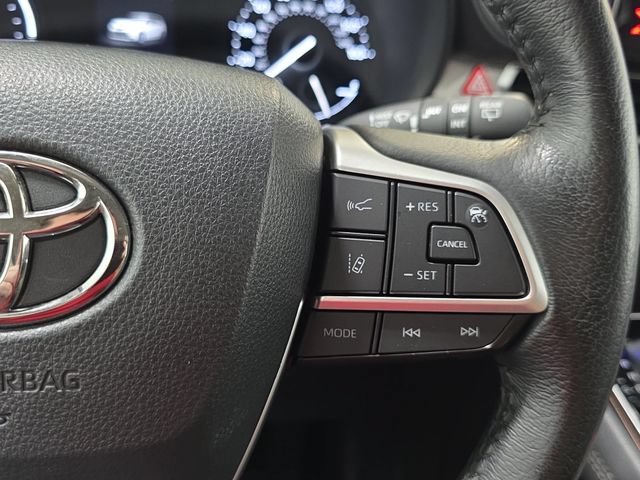 Certified 2024 Toyota Sienna XLE FWD image 14