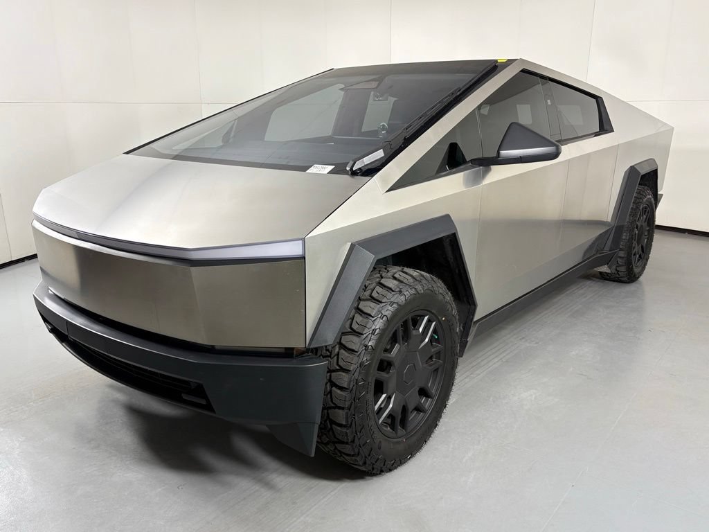 Used 2024 Tesla Cybertruck AWD Crew Cab image 4