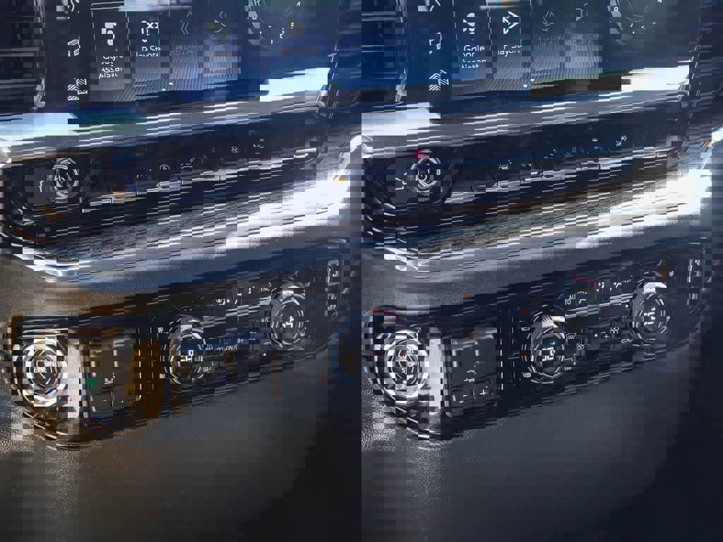 Used 2023 Chevrolet Silverado 1500 LT image 20