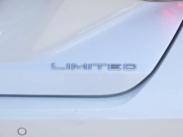 Used 2019 Toyota Avalon Limited w/ Advanced Safety Package FWD image 11