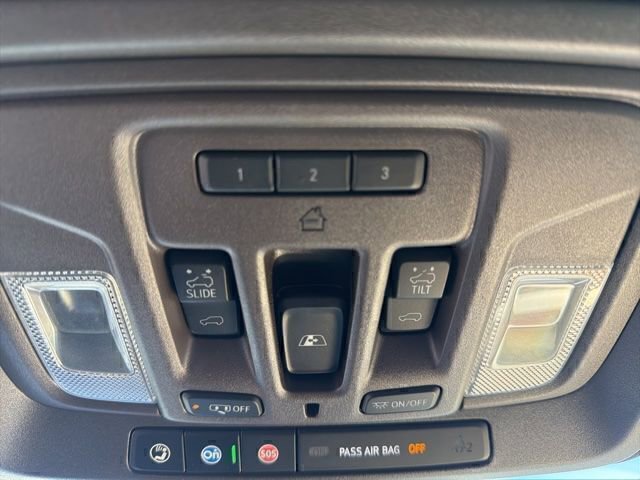 Used 2024 GMC Sierra 3500 Denali w/ Denali Reserve Package AWD/4WD image 17