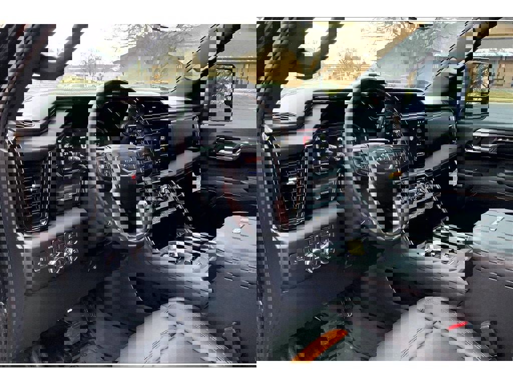 Used 2024 GMC Sierra 2500 AT4 w/ Technology Package image 16