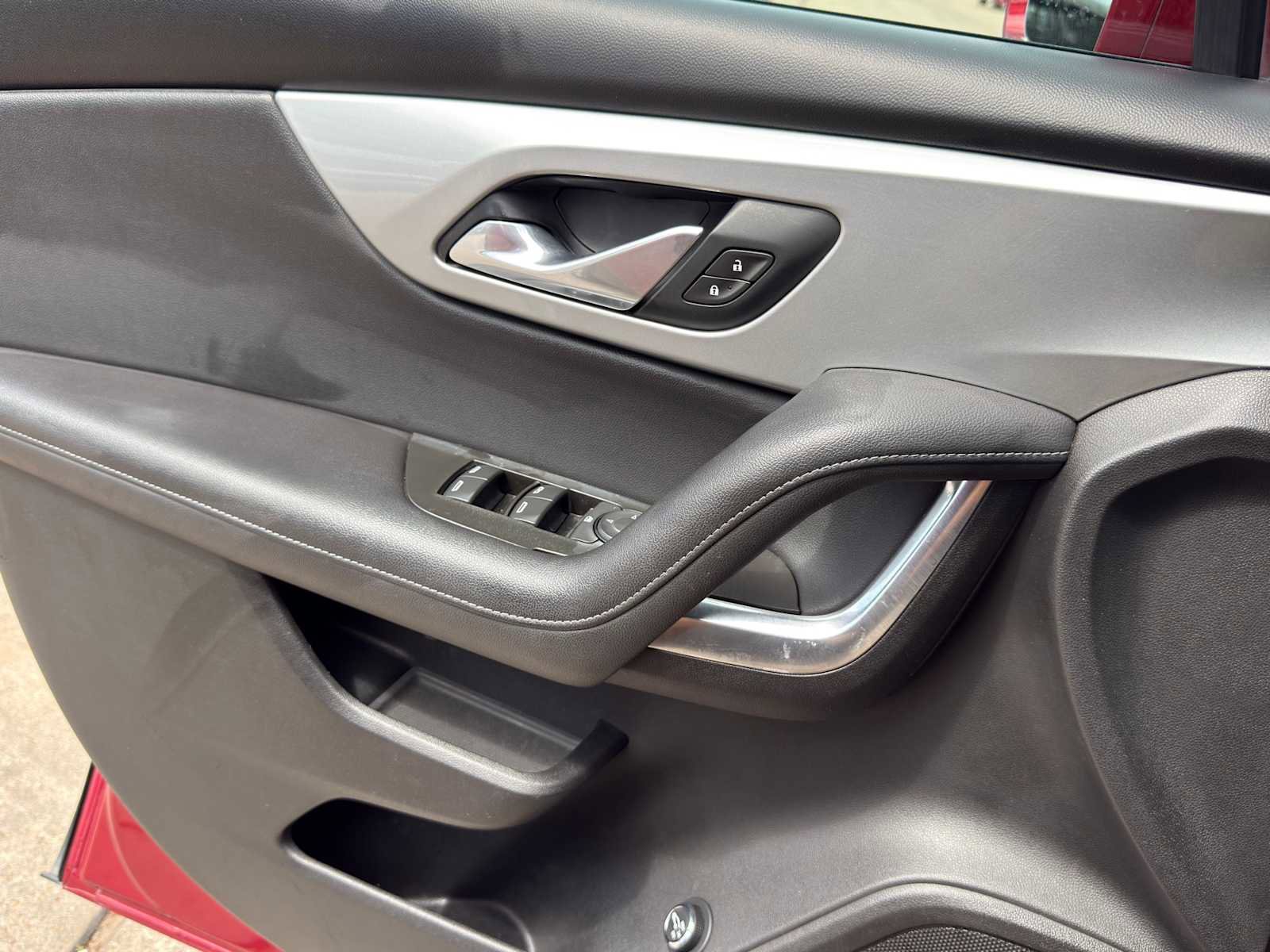 Used 2019 Chevrolet Blazer LT FWD image 26