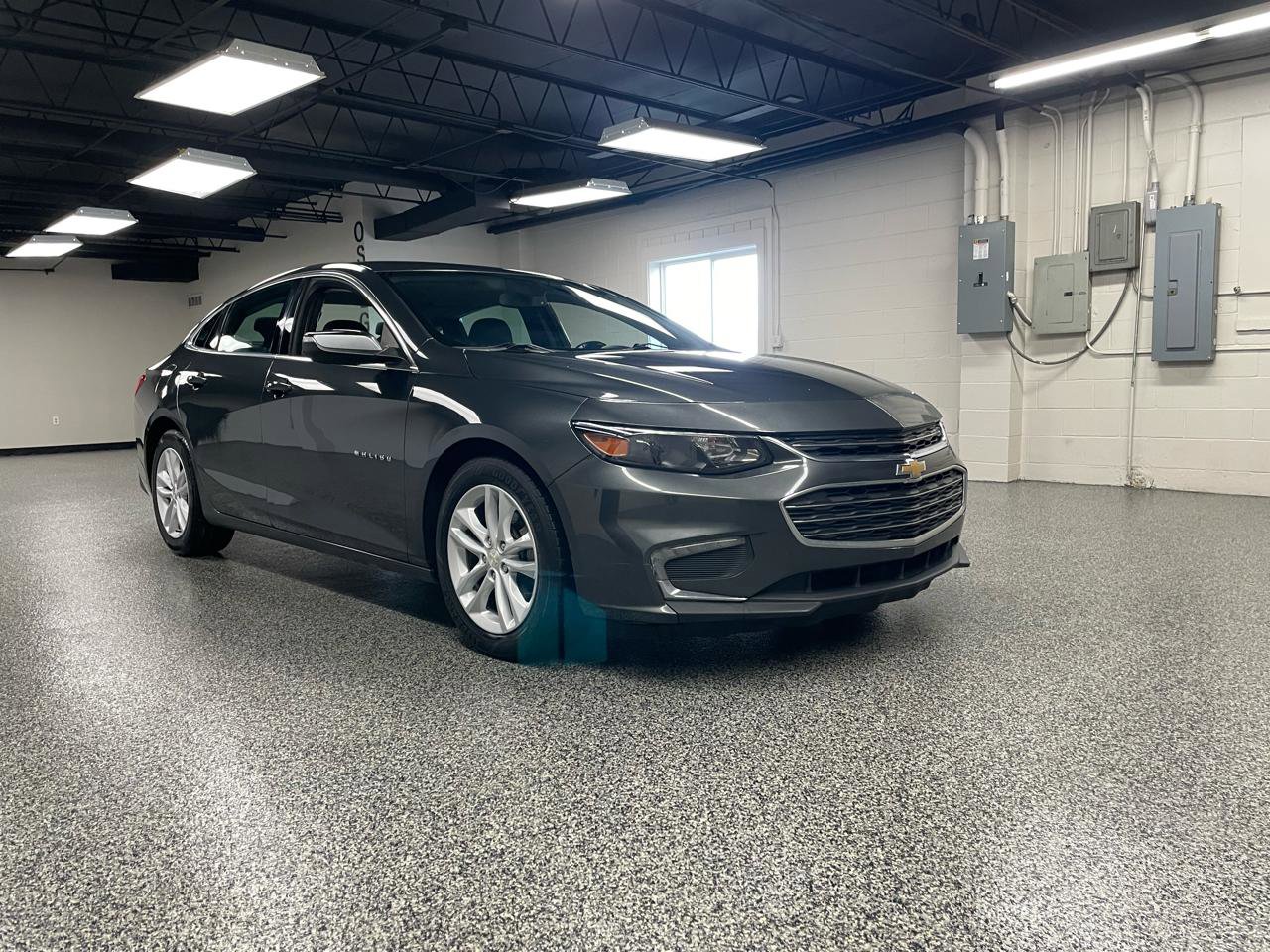 Used 2016 Chevrolet Malibu LT image 1