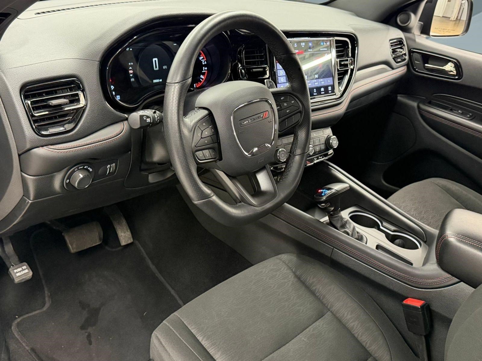 Used 2025 Dodge Durango GT AWD/4WD image 3