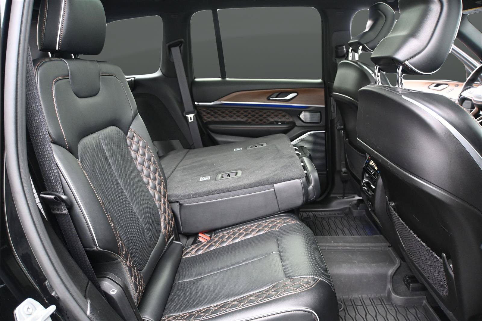 Used 2022 Jeep Grand Cherokee Summit AWD/4WD image 21