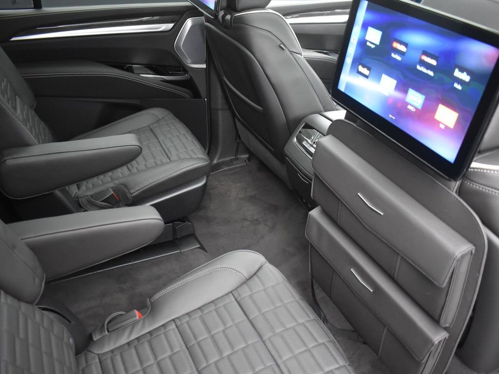 Certified 2025 Cadillac Escalade V w/ LPO, ONYX Package AWD/4WD image 37