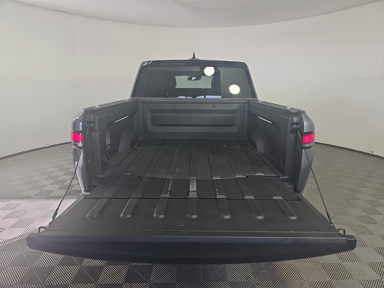 Used 2022 Rivian R1T Adventure AWD/4WD image 15