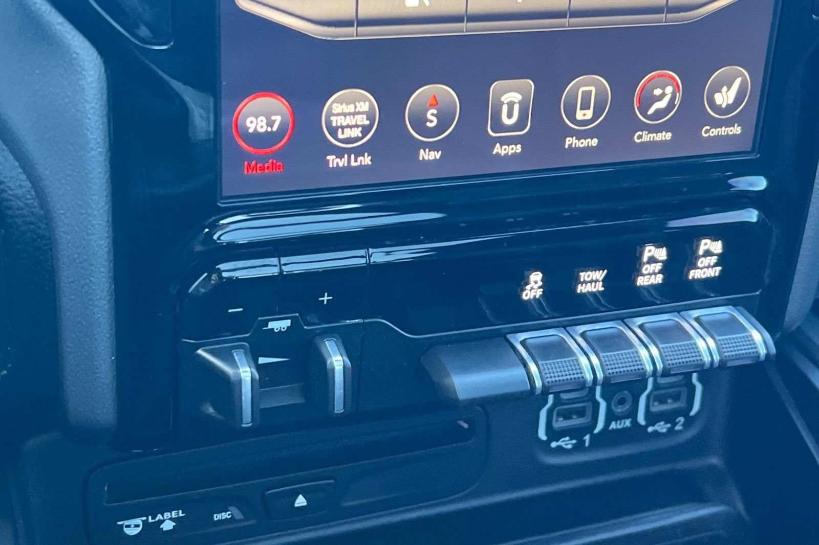 Used 2019 RAM 1500 Sport w/ Leather & Sound Group AWD/4WD image 17
