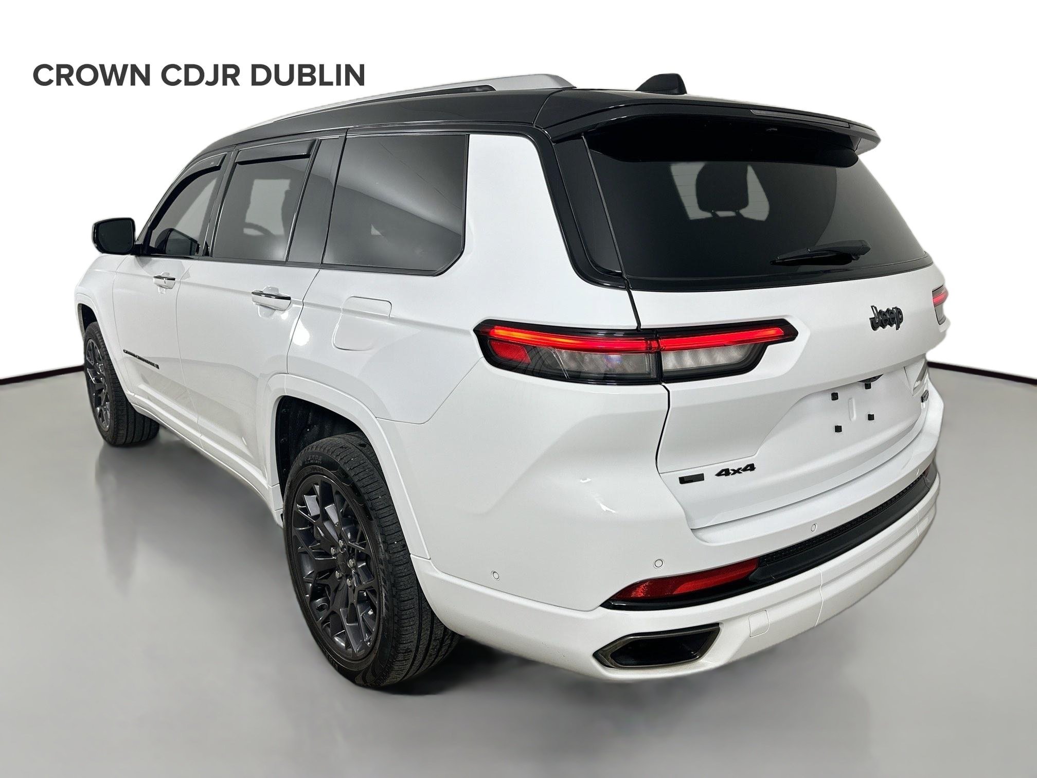 Used 2023 Jeep Grand Cherokee L Summit w/ High Altitude Package AWD/4WD image 7