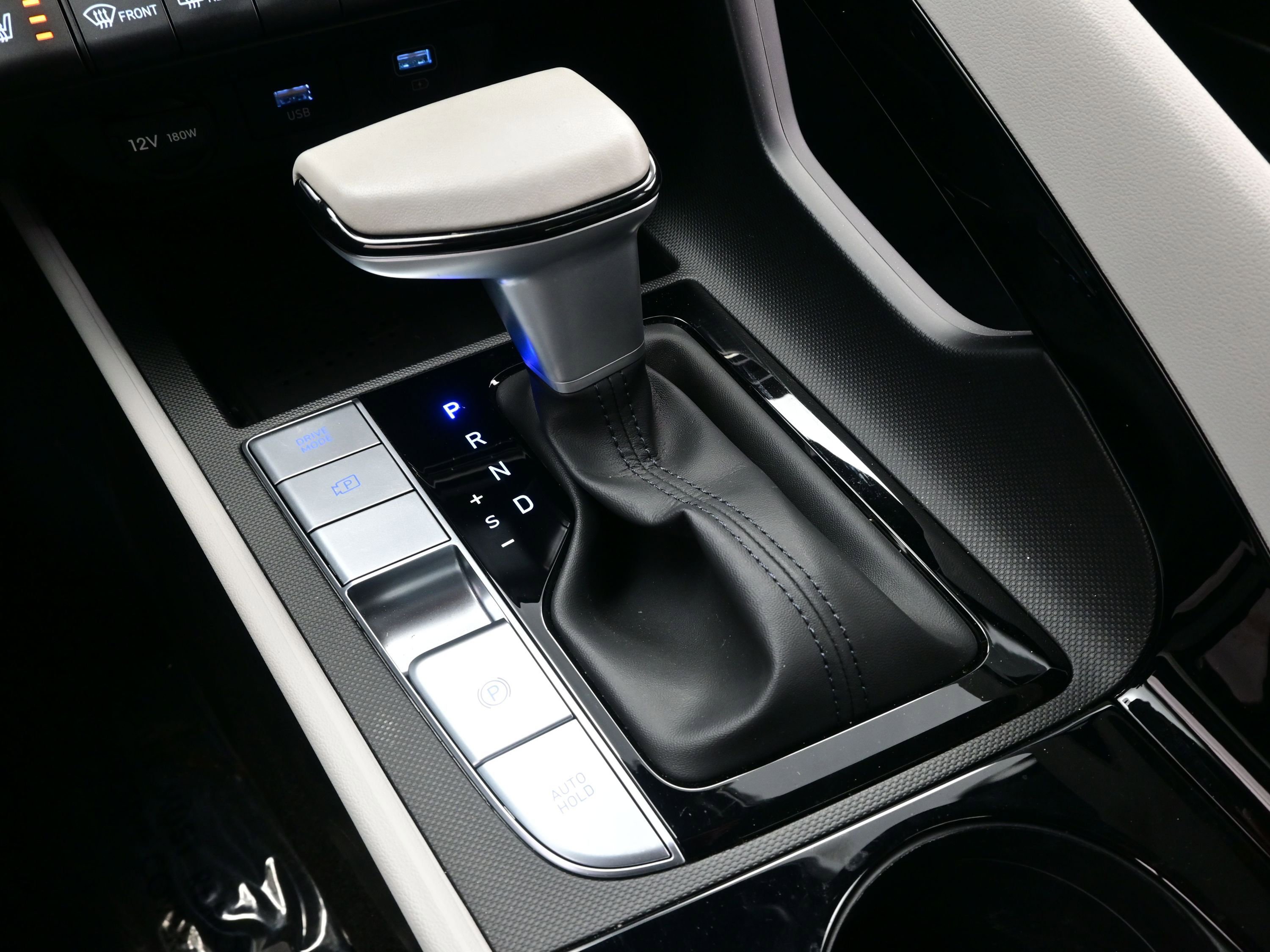 Used 2023 Hyundai Elantra Limited image 21