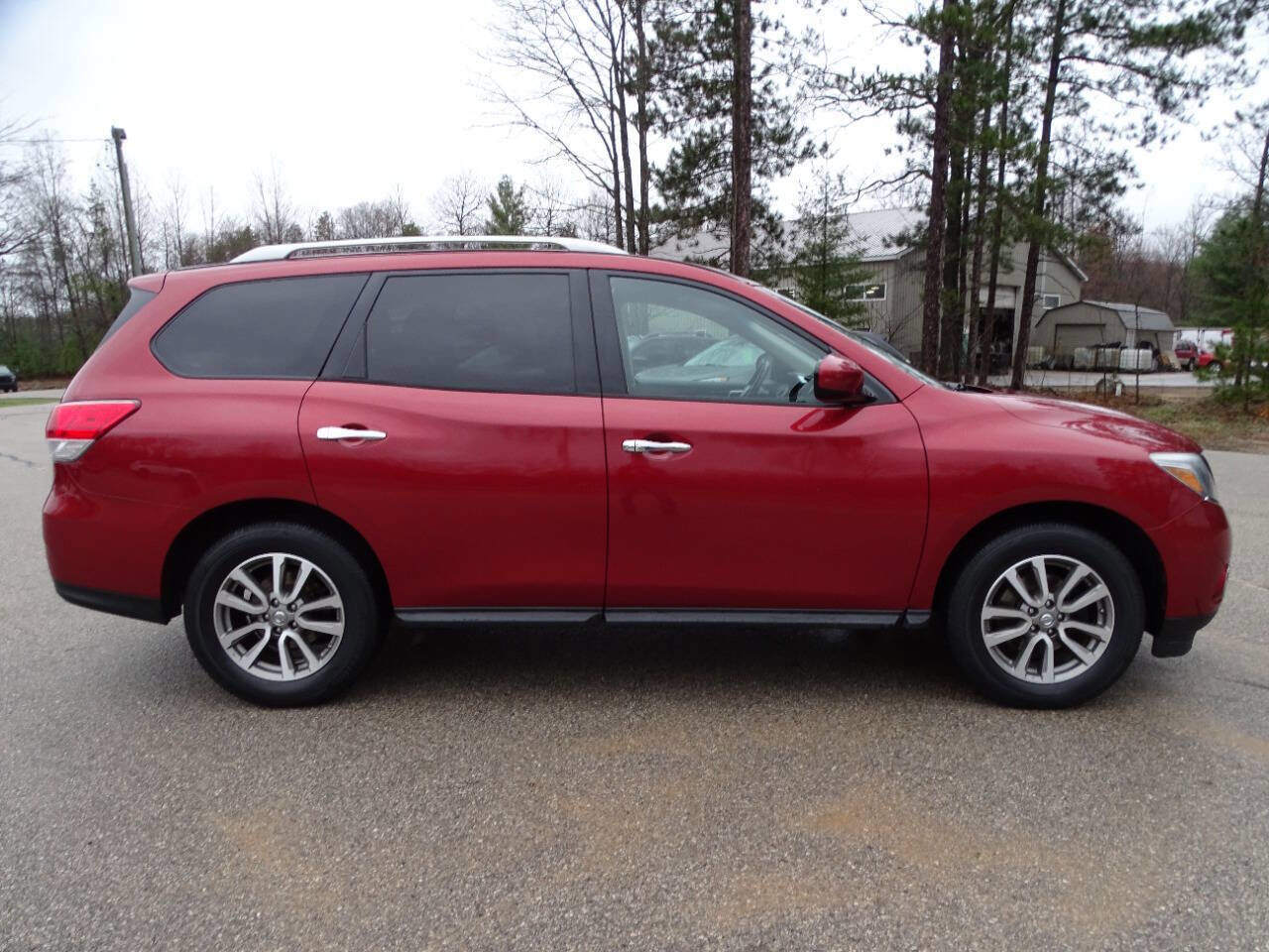 Used 2015 Nissan Pathfinder SV image 42