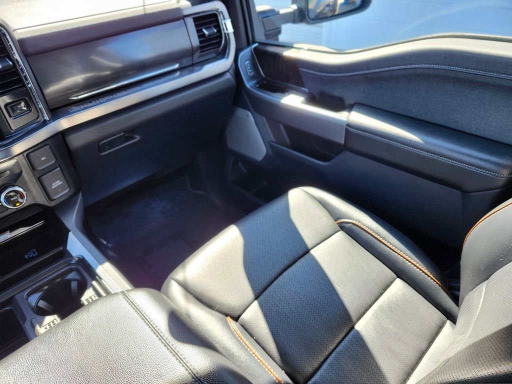 Used 2025 Ford F450 Lariat image 13