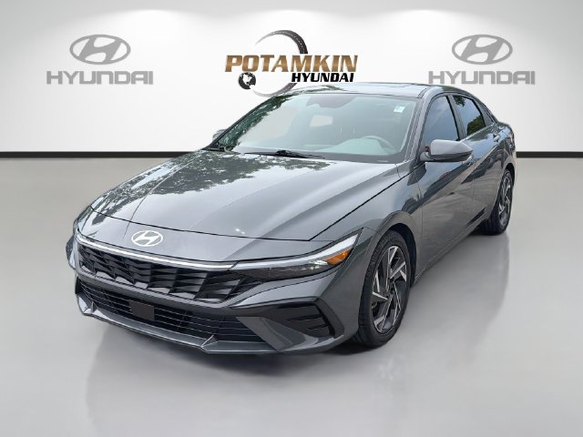 Used 2025 Hyundai Elantra SEL FWD image 1