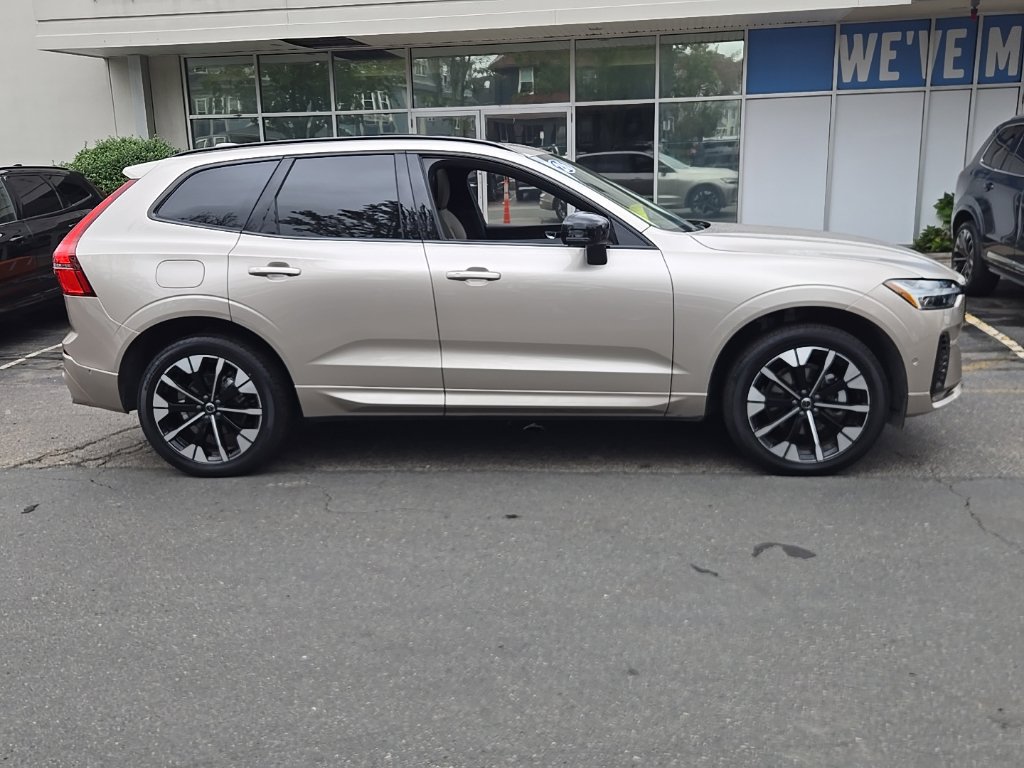 Certified 2026 Volvo XC60 B5 Plus AWD/4WD image 8