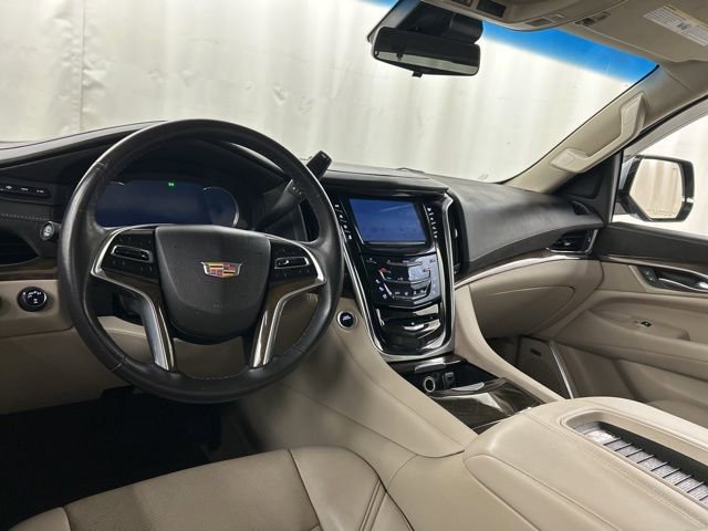 Used 2020 Cadillac Escalade Premium Luxury image 26