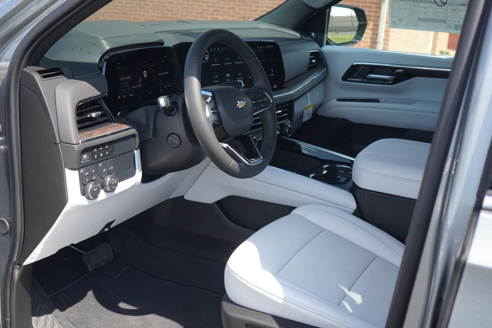 New 2025 Chevrolet Suburban Premier image 24