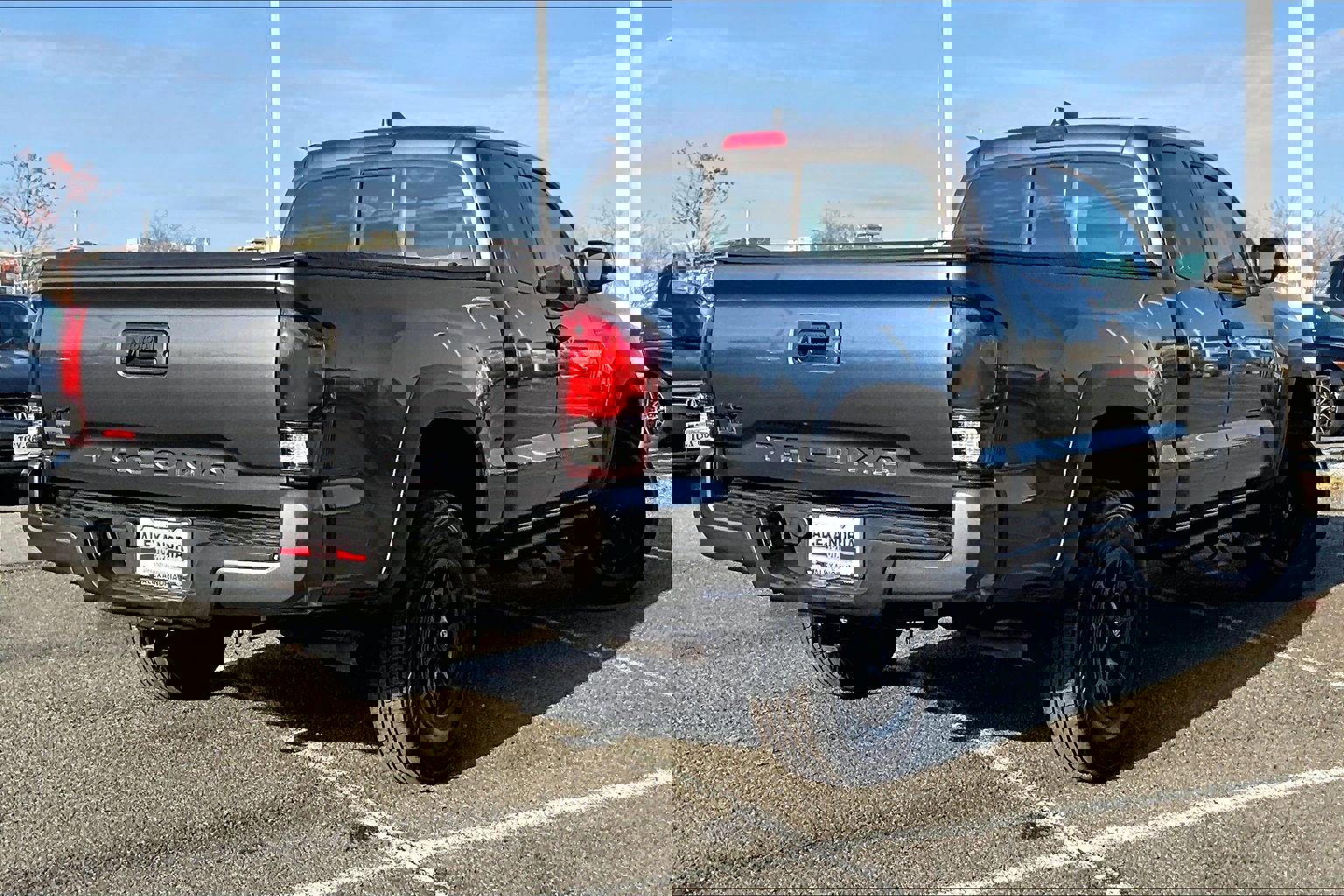 Used 2021 Toyota Tacoma SR w/ SX Package image 11