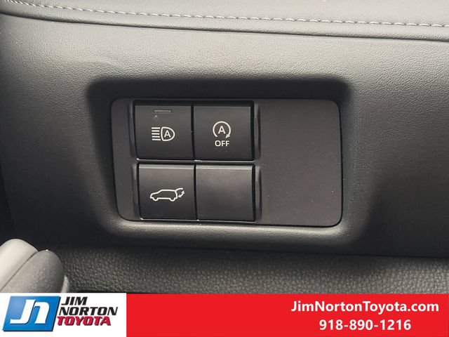 Used 2025 Toyota Highlander XLE AWD/4WD image 22