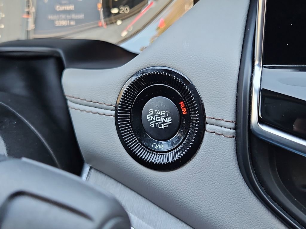 Used 2024 Jeep Compass Limited image 16