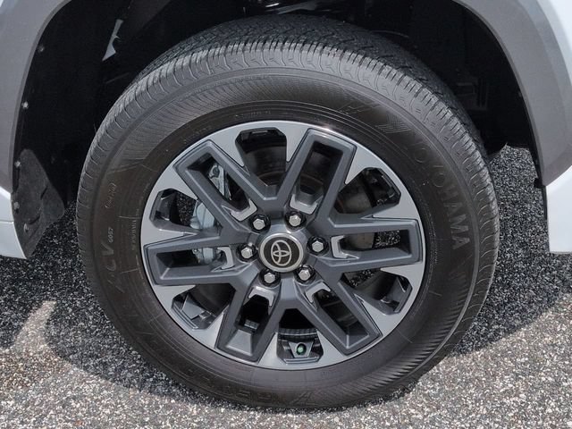 Used 2024 Toyota Tundra Limited AWD/4WD image 11