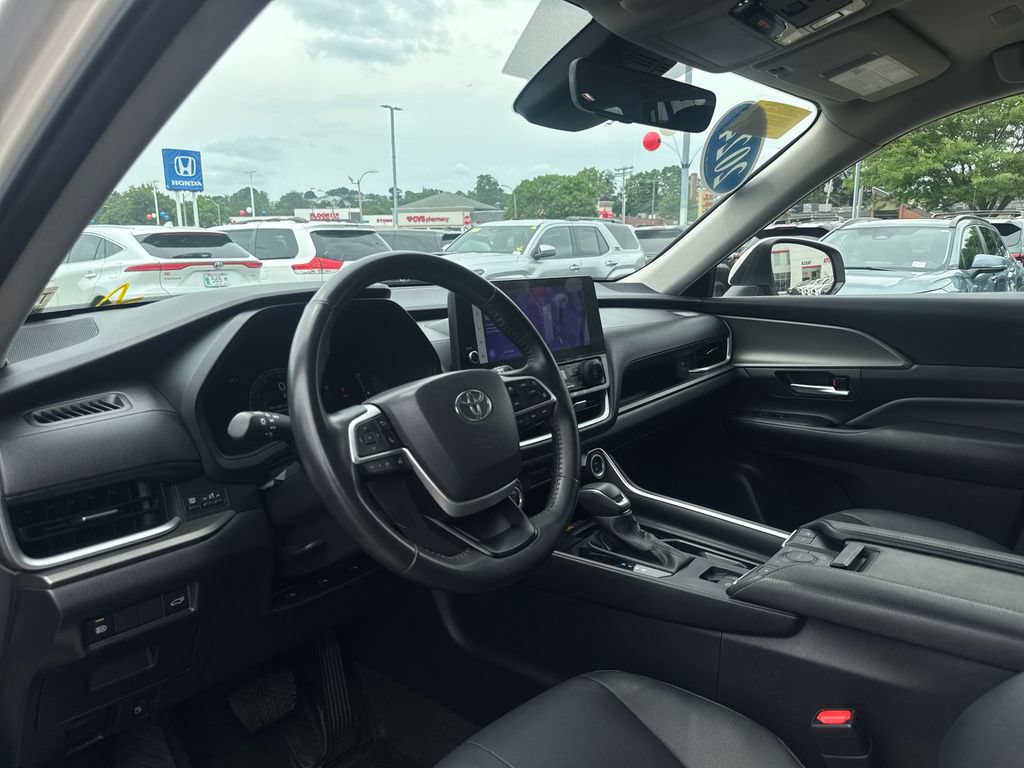Used 2024 Toyota Grand Highlander AWD image 15