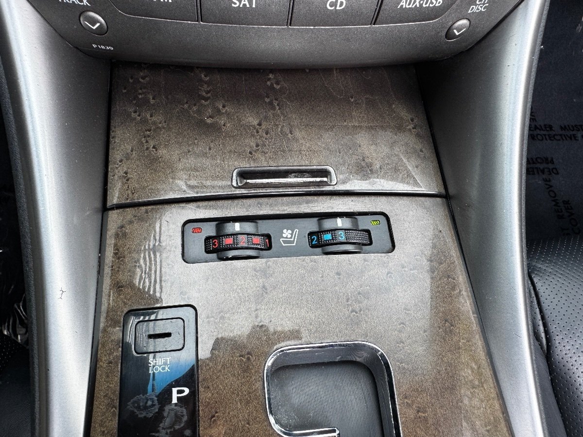 Used 2010 Lexus IS 250C RWD image 28