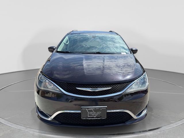 Used 2017 Chrysler Pacifica Touring-L w/ Tire & Wheel Group FWD image 9