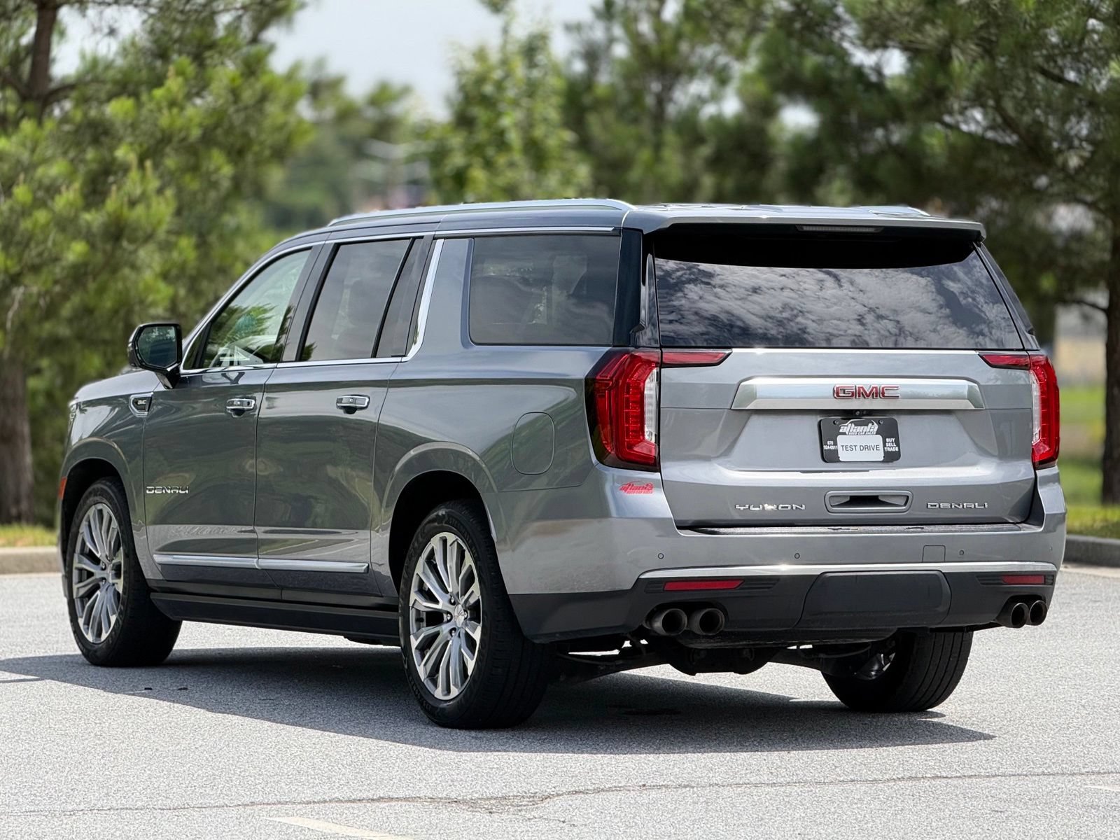 Used 2021 GMC Yukon XL Denali w/ Denali Ultimate Package AWD/4WD image 10