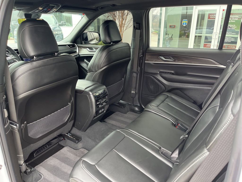 New 2025 Jeep Grand Cherokee L Limited image 18
