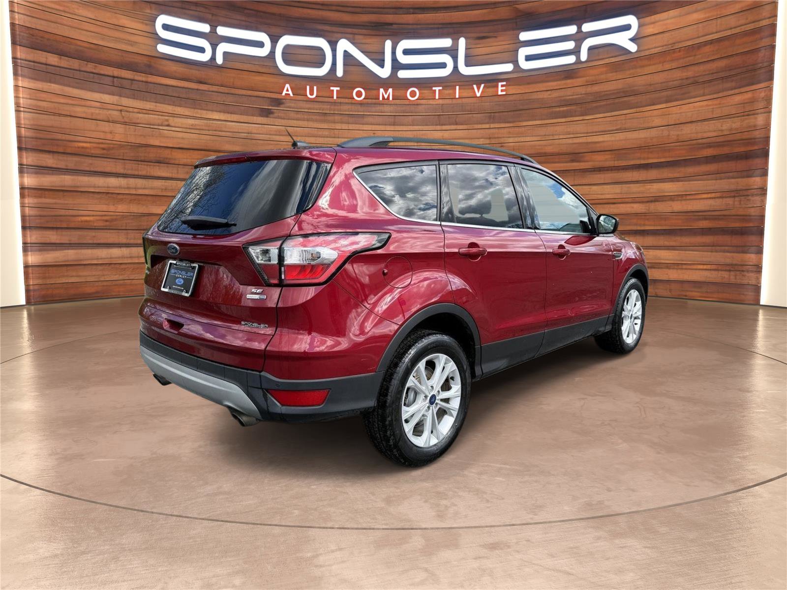 Used 2017 Ford Escape SE w/ Equipment Group 201A AWD/4WD image 7