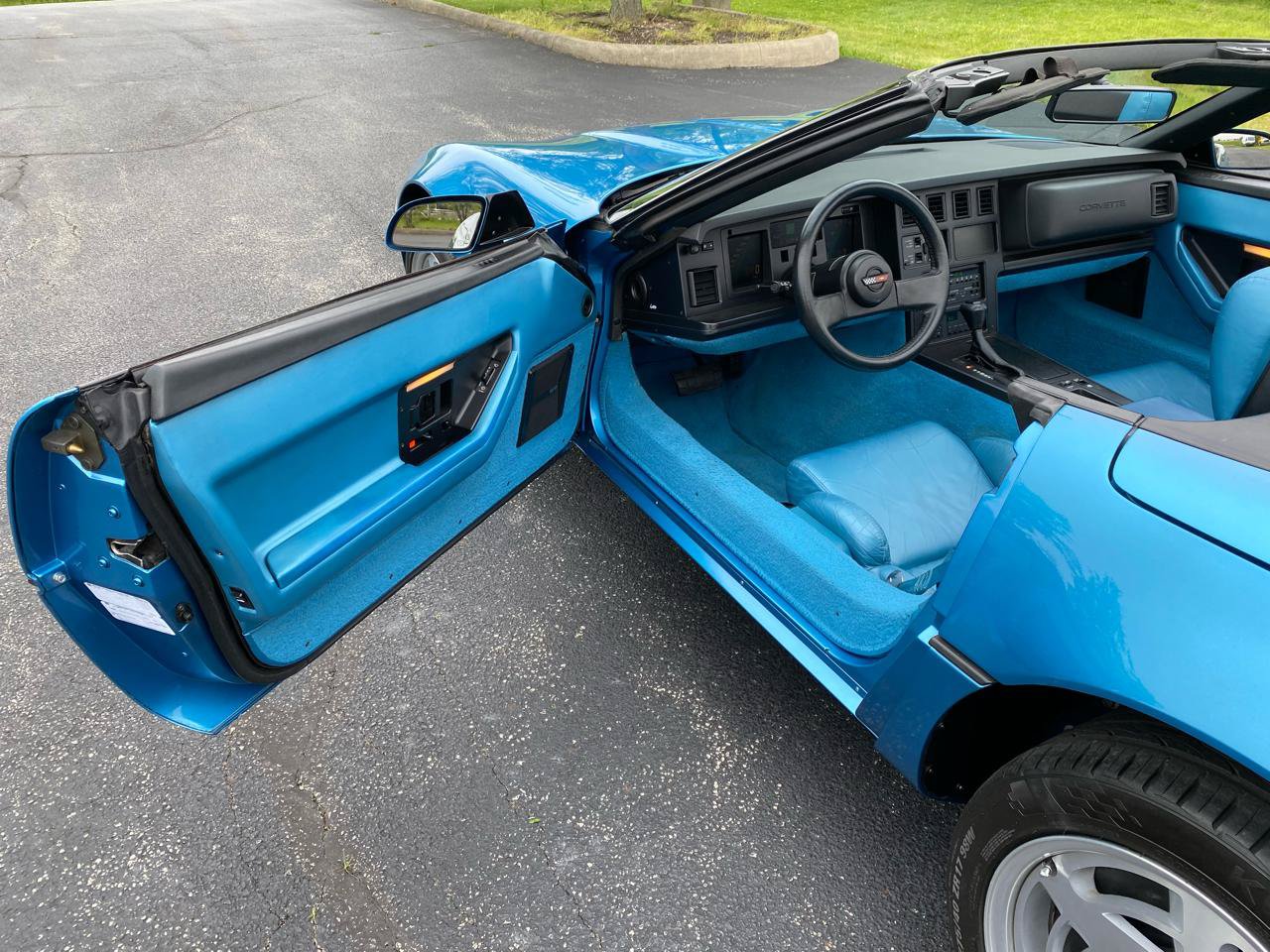 Used 1989 Chevrolet Corvette Convertible RWD image 18